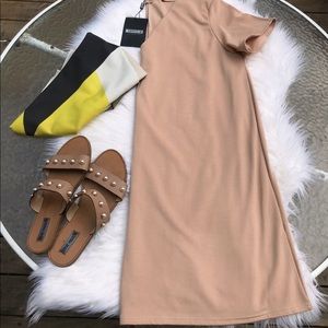 Chic Nude Color Dress 🍯